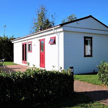 Hofgalow Chalet op camping De Stal Drijber Buitenkant foto